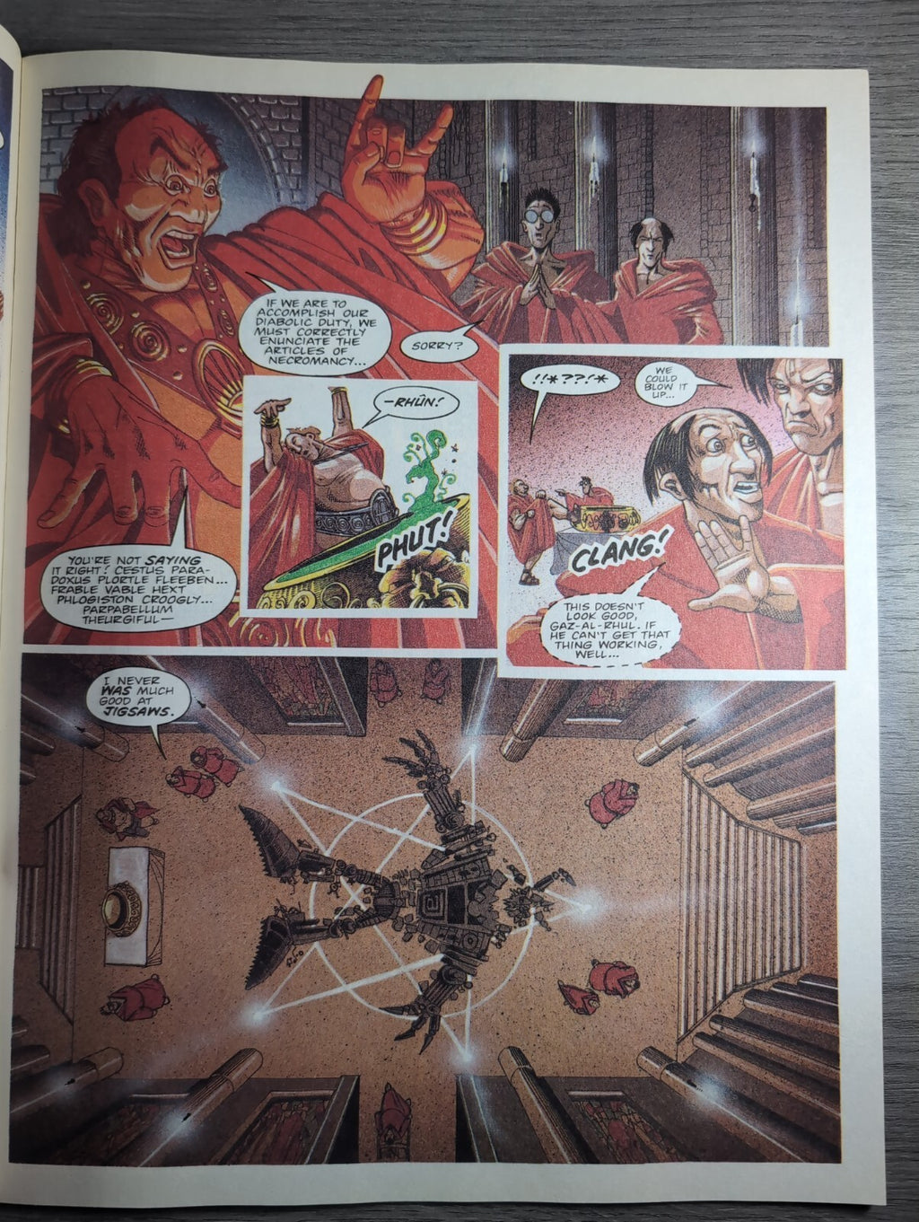 2000AD Prog 834 Featuring Judge Dredd Comic 8th May 1993 Vintage Retro Comic