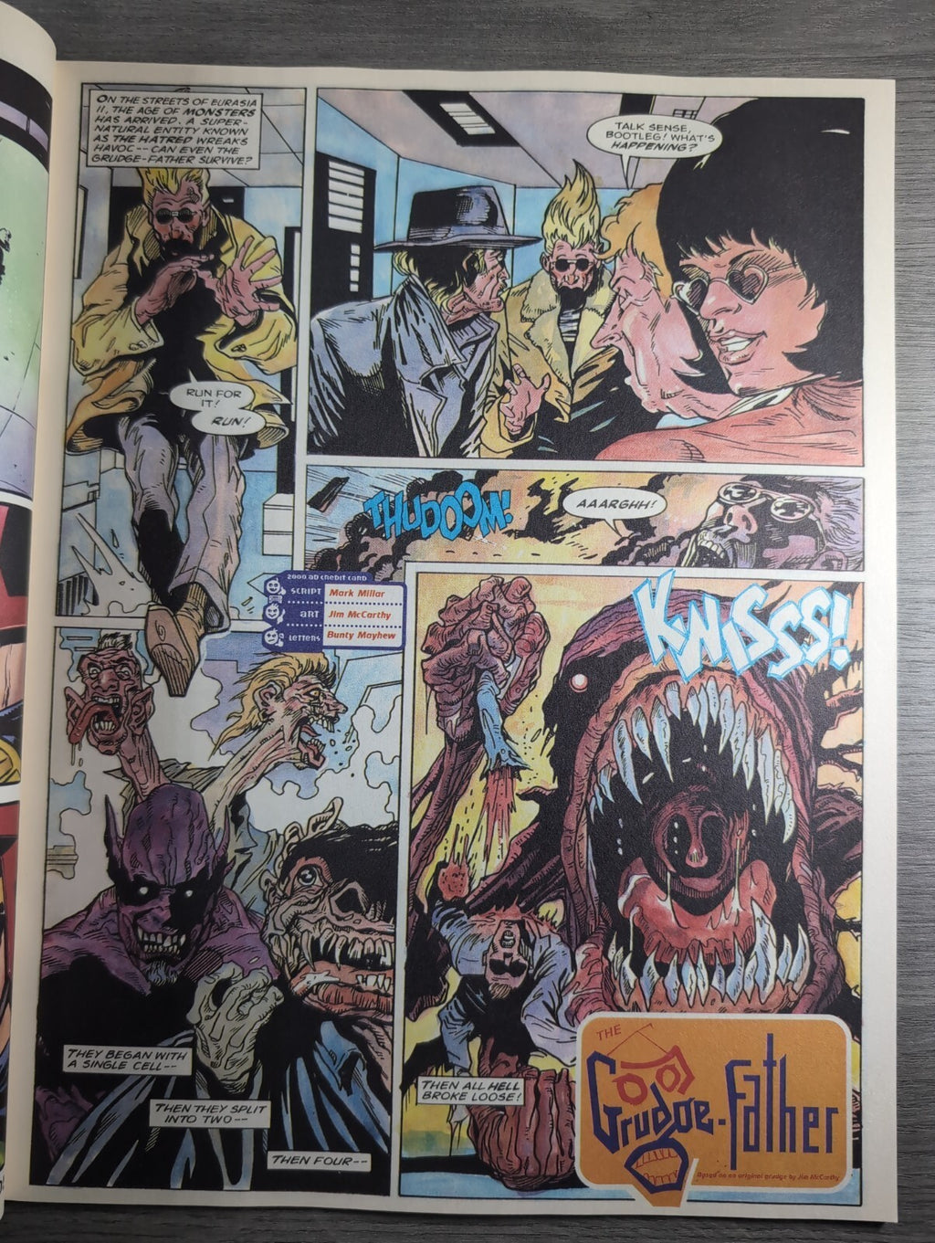 2000AD Prog 882 Featuring Judge Dredd Comic 8th April 1994 Vintage Retro Comic