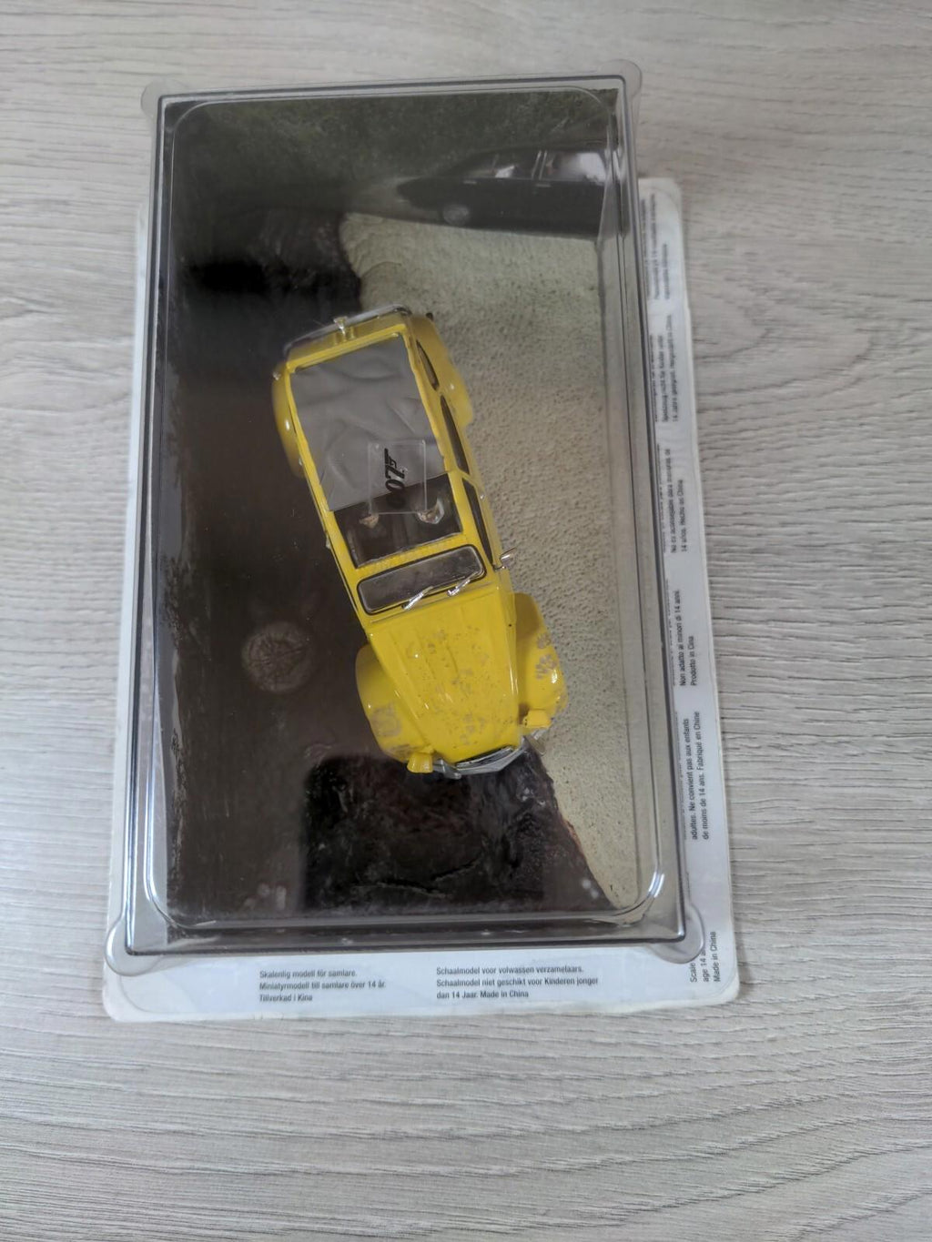Eaglemoss James Bond 007 Citroen 2CV Diecast Car 1:43 Scale + Magazine #5